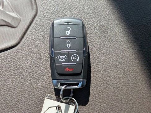 New 2026 Chrysler Pacifica Select image 43