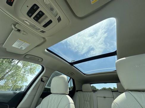 Certified 2023 Buick Envision Avenir AWD/4WD image 22