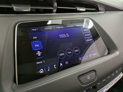 Used 2023 Cadillac XT4 Luxury w/ Cold Weather Package image 12