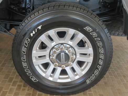 Used 2019 Ford F250 XLT w/ FX4 Off-Road Package AWD/4WD image 8
