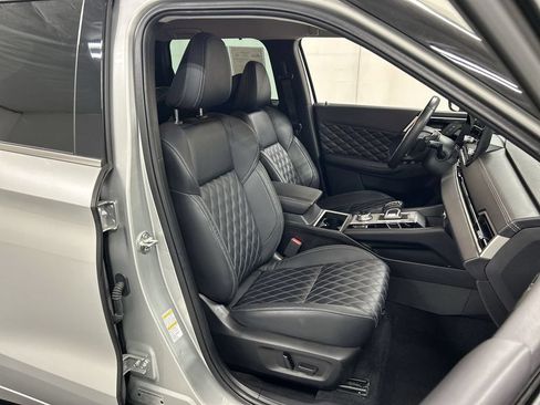 Used 2023 Mitsubishi Outlander SEL AWD/4WD image 24