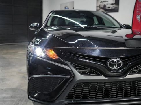 Used 2022 Toyota Camry SE image 8