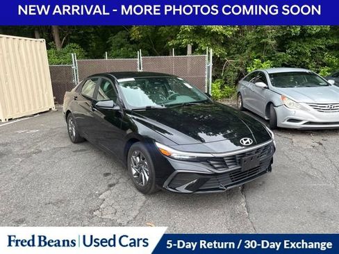 Used 2024 Hyundai Elantra SEL FWD image 3