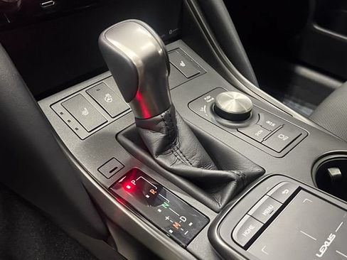 Certified 2025 Lexus IS 300 F Sport RWD image 21