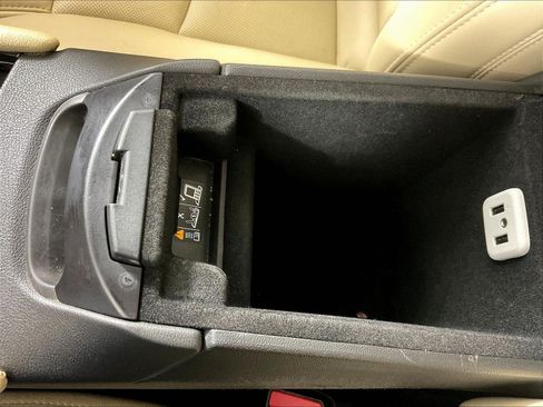 Used 2019 Cadillac XT5 Luxury AWD/4WD image 16
