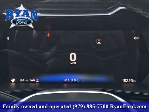 Used 2025 Chevrolet Colorado ZR2 w/ Technology Package AWD/4WD image 11