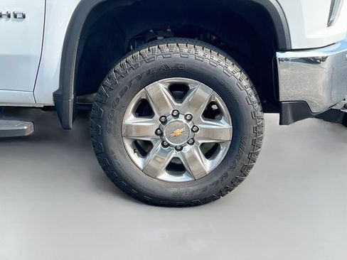 Used 2022 Chevrolet Silverado 2500 LTZ w/ LTZ Plus Package AWD/4WD image 40