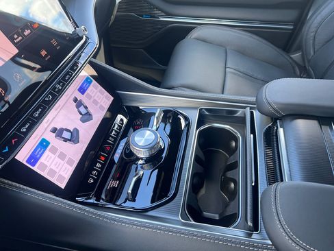 New 2026 Jeep Grand Wagoneer Summit AWD/4WD image 25