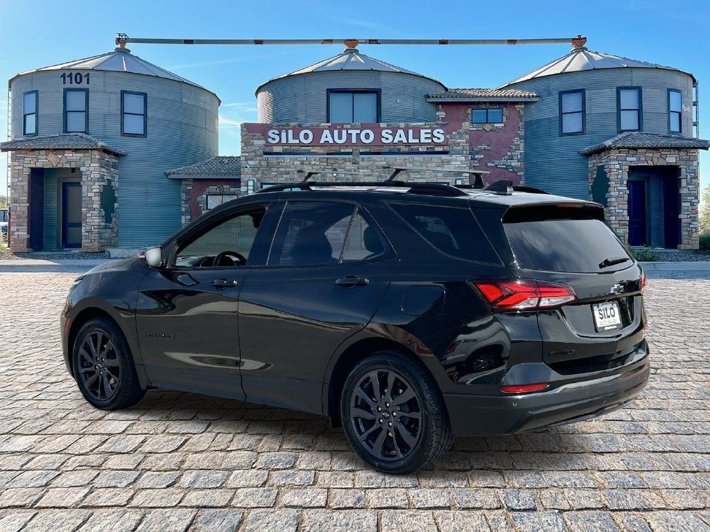 Used 2022 Chevrolet Equinox RS w/ RS Leather Package FWD image 3