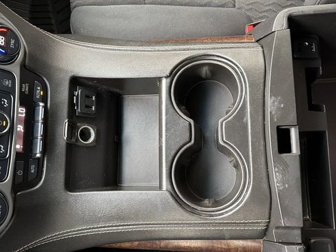 Used 2019 Chevrolet Tahoe LS AWD/4WD image 19