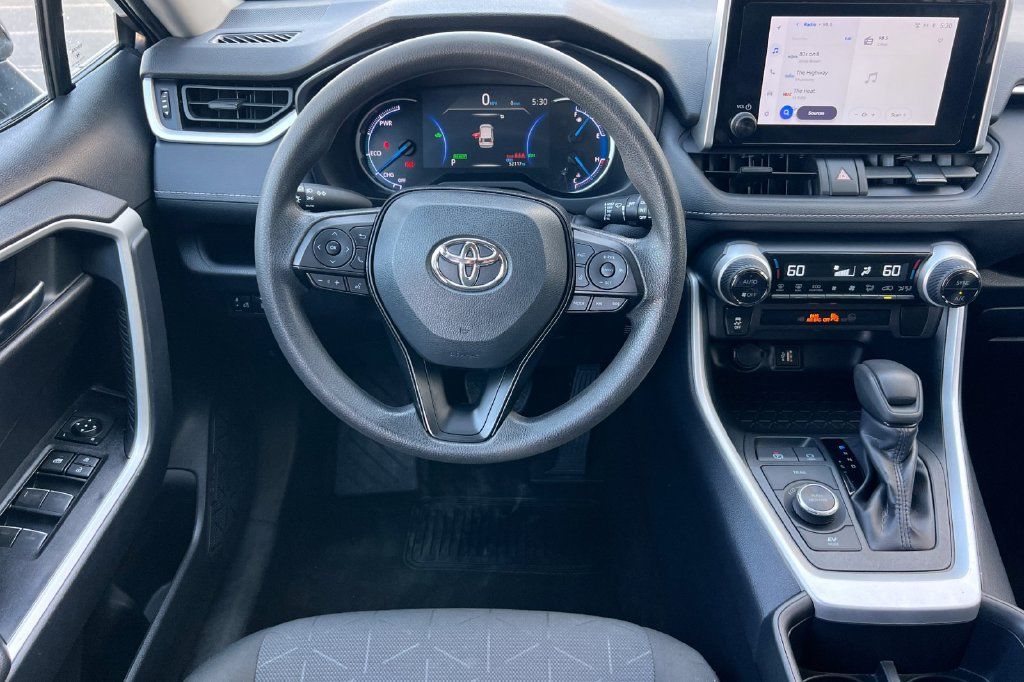Certified 2025 Toyota RAV4 XLE AWD/4WD image 17