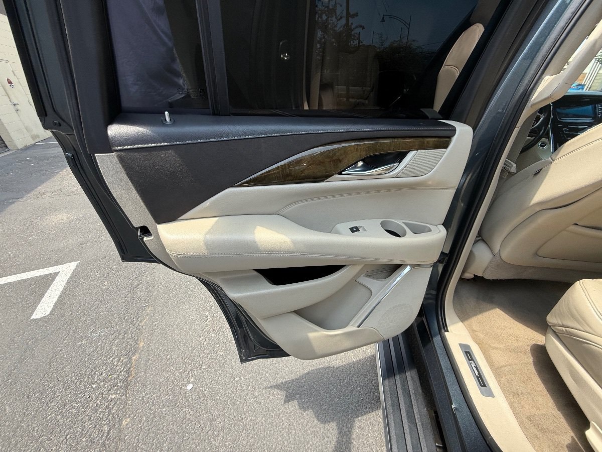 Used 2019 Cadillac Escalade Premium Luxury AWD/4WD image 14
