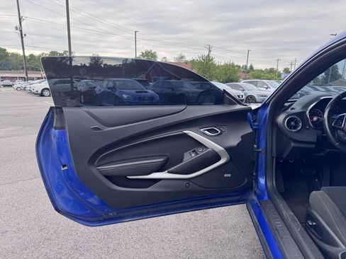 Used 2021 Chevrolet Camaro LT w/ RS Package RWD image 10