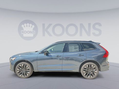 New 2026 Volvo XC60 B5 Ultra w/ Climate Package image 2