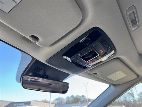 Used 2026 Kia Carnival SX w/ SX Dark Edition Package image 24