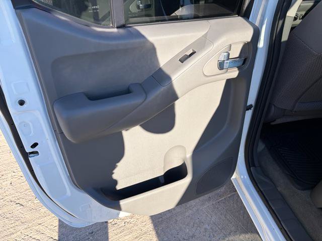 Used 2016 Nissan Frontier SV AWD/4WD image 14