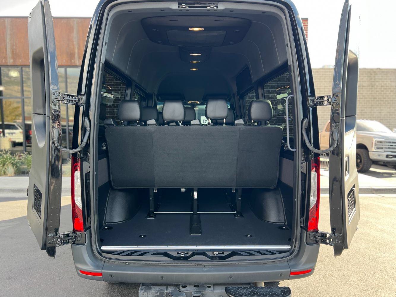 Used 2025 Mercedes-Benz Sprinter 2500 image 30