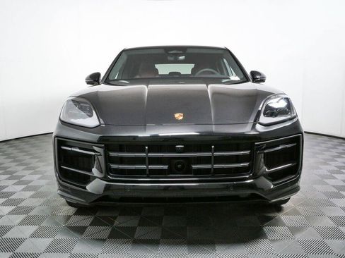 New 2026 Porsche Cayenne GTS AWD/4WD image 36