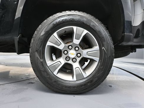Used 2020 Chevrolet Colorado Z71 AWD/4WD image 14
