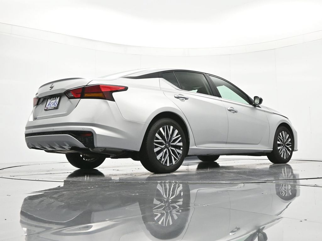 Certified 2025 Nissan Altima 2.5 SV FWD image 40
