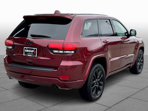 Used 2022 Jeep Grand Cherokee Laredo X image 12