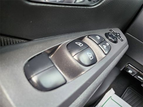 Used 2023 Nissan Kicks SV image 31