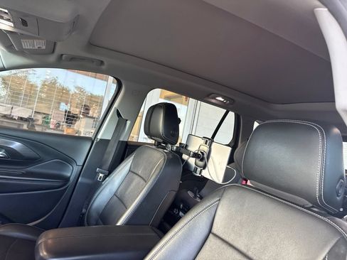 Used 2022 GMC Terrain SLT w/ Infotainment Package II AWD/4WD image 14