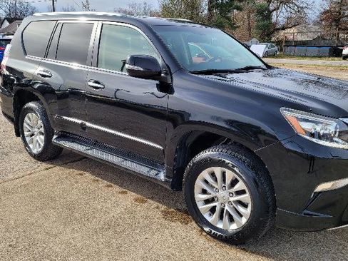 Used 2016 Lexus GX 460 w/ Premium Package image 5