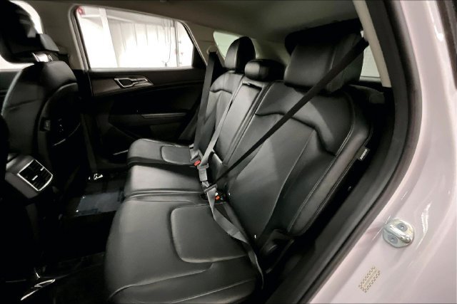 Used 2024 Kia Sportage EX FWD image 23