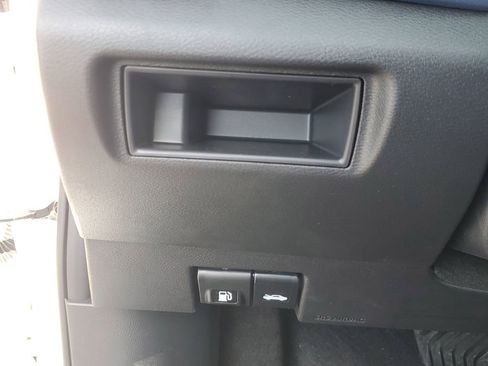 New 2025 Nissan Versa SV w/ Trunk Package image 23