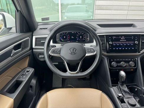 Used 2022 Volkswagen Atlas Cross Sport SE image 12