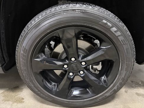 Used 2023 Jeep Grand Cherokee L Laredo AWD/4WD image 9
