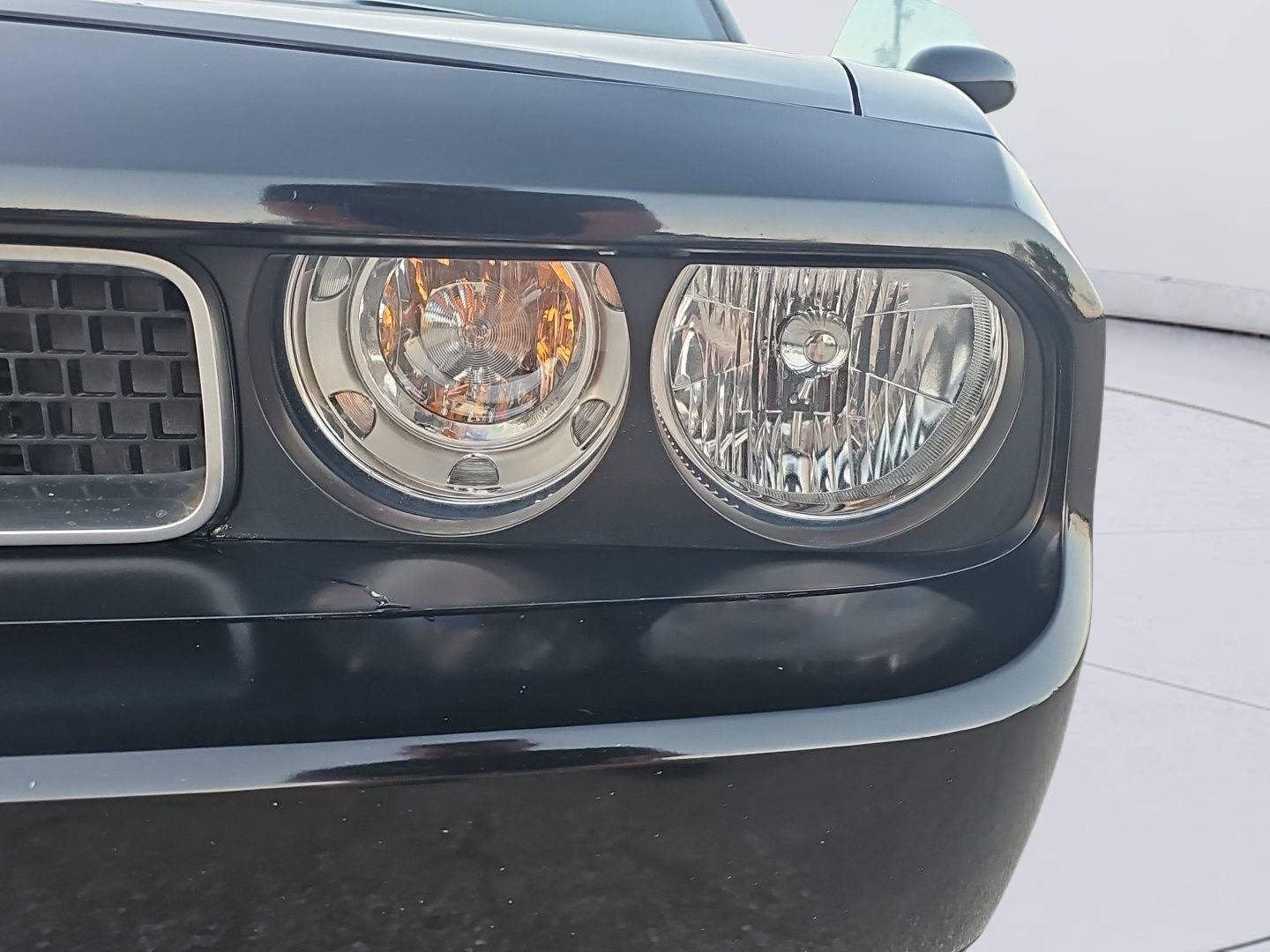 Used 2013 Dodge Challenger SXT RWD image 9