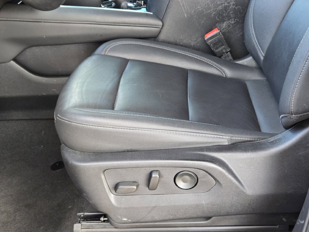 Used 2025 Chevrolet Tahoe LT RWD image 25