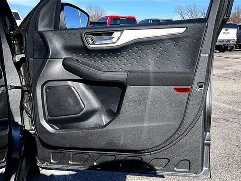 Used 2020 Ford Escape SE image 28