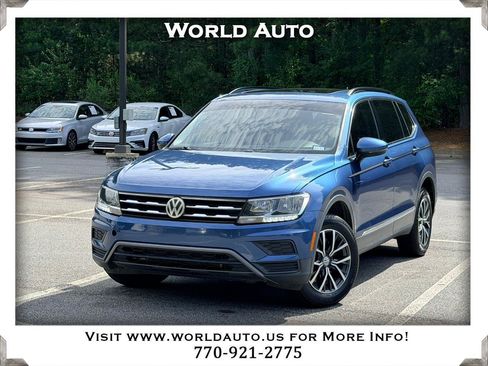 Used 2020 Volkswagen Tiguan SE w/ Panoramic Sunroof Package FWD image 1
