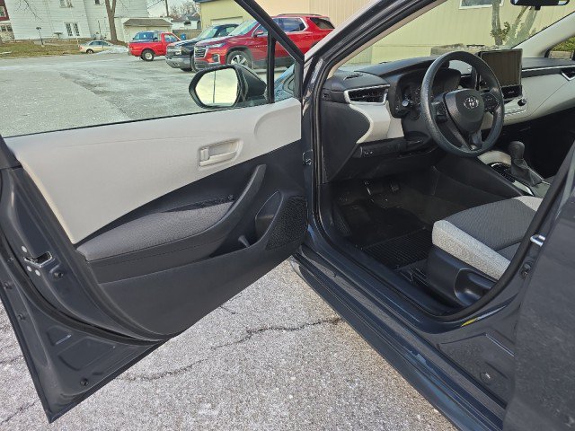 Used 2023 Toyota Corolla LE FWD image 14