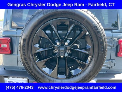 Certified 2025 Jeep Wrangler Unlimited Sahara AWD/4WD image 11