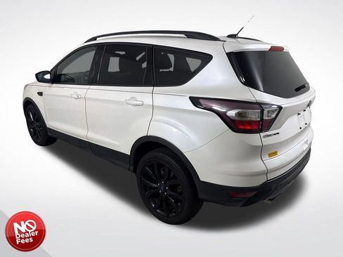 Used 2017 Ford Escape SE w/ Equipment Group 201A FWD image 6