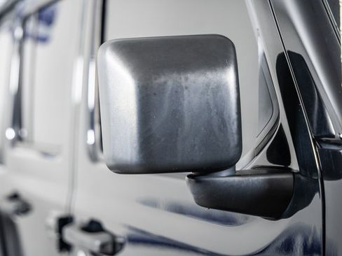 Used 2020 Jeep Wrangler Unlimited Sahara image 19