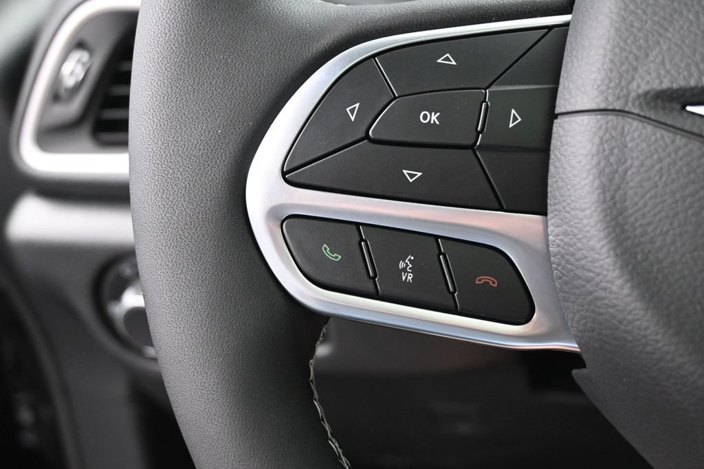 New 2027 Chrysler Pacifica Select w/ Family Tech Group FWD image 27