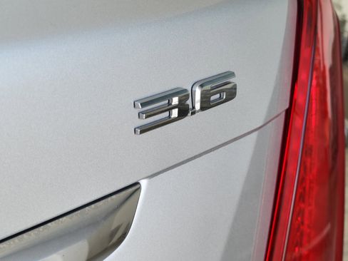 Used 2018 Cadillac XT5 Luxury w/ Driver Awareness Package image 5