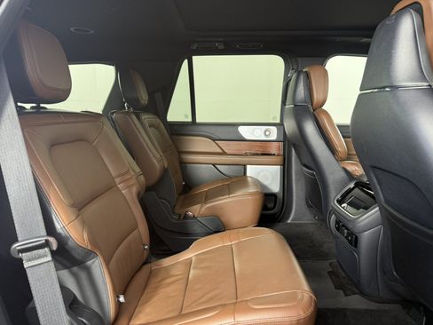 Used 2023 Lincoln Navigator Reserve AWD/4WD image 13