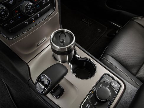 Used 2015 Jeep Grand Cherokee Overland w/ Advanced Technology Group RWD image 35