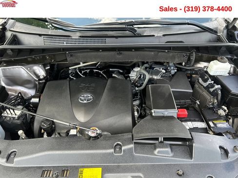 Used 2019 Toyota Highlander SE AWD/4WD image 19