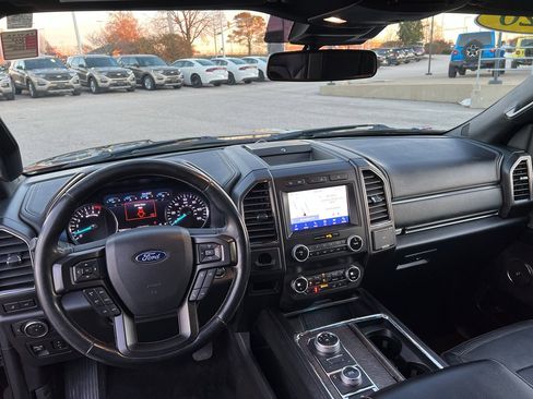 Used 2020 Ford Expedition Limited image 11