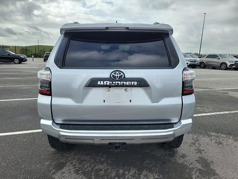 Used 2019 Toyota 4Runner TRD Off-Road Premium AWD/4WD image 5