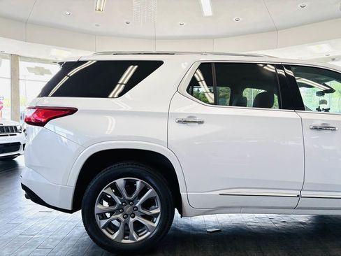 Used 2020 Chevrolet Traverse Premier FWD image 18