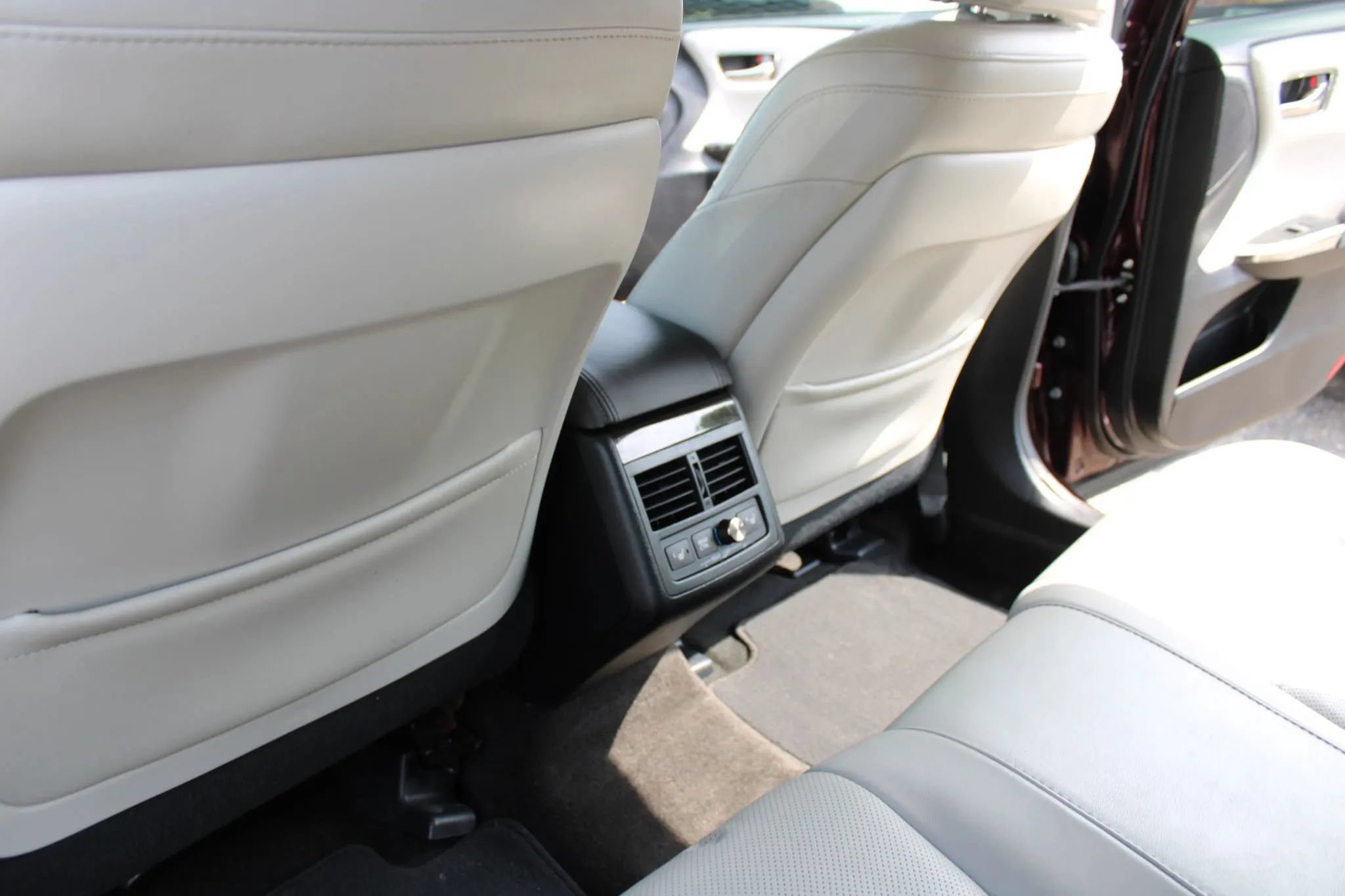 Used 2013 Toyota Avalon Limited FWD image 11
