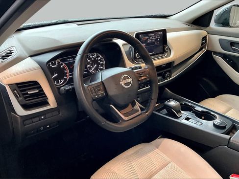 Used 2025 Nissan Rogue SV AWD/4WD image 15